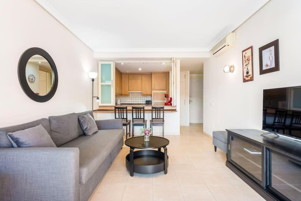 Bright And Welcoming Holiday Home Puerto de Santiago  Buitenkant foto
