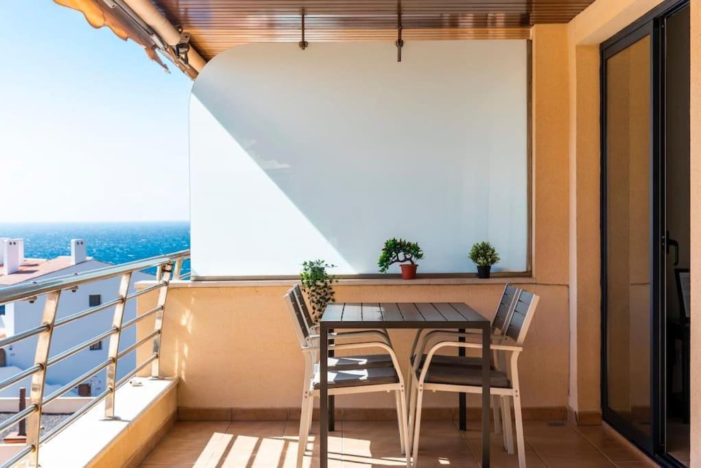 Bright And Welcoming Holiday Home Puerto de Santiago  Buitenkant foto